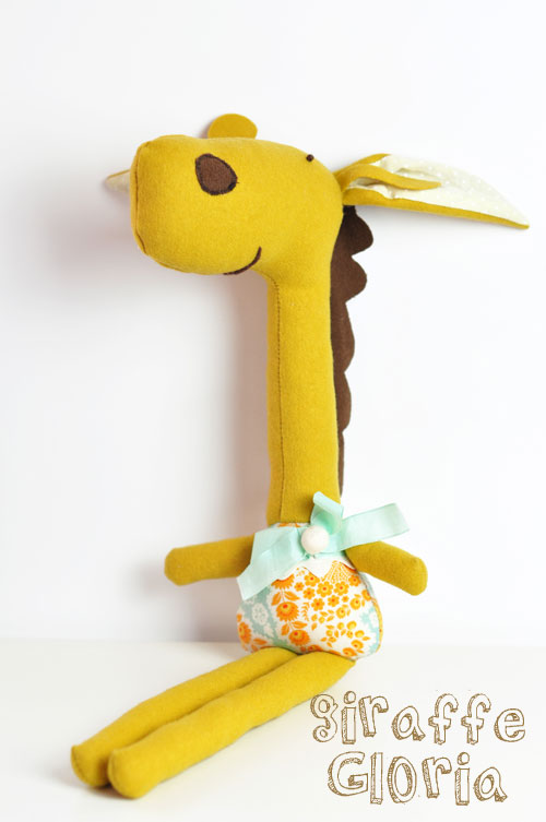 soft-toy-giraffe-by-PinkNounou-2