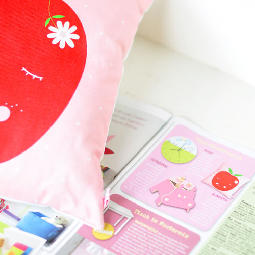 PinkNounou-apple-pillow-in-magazine